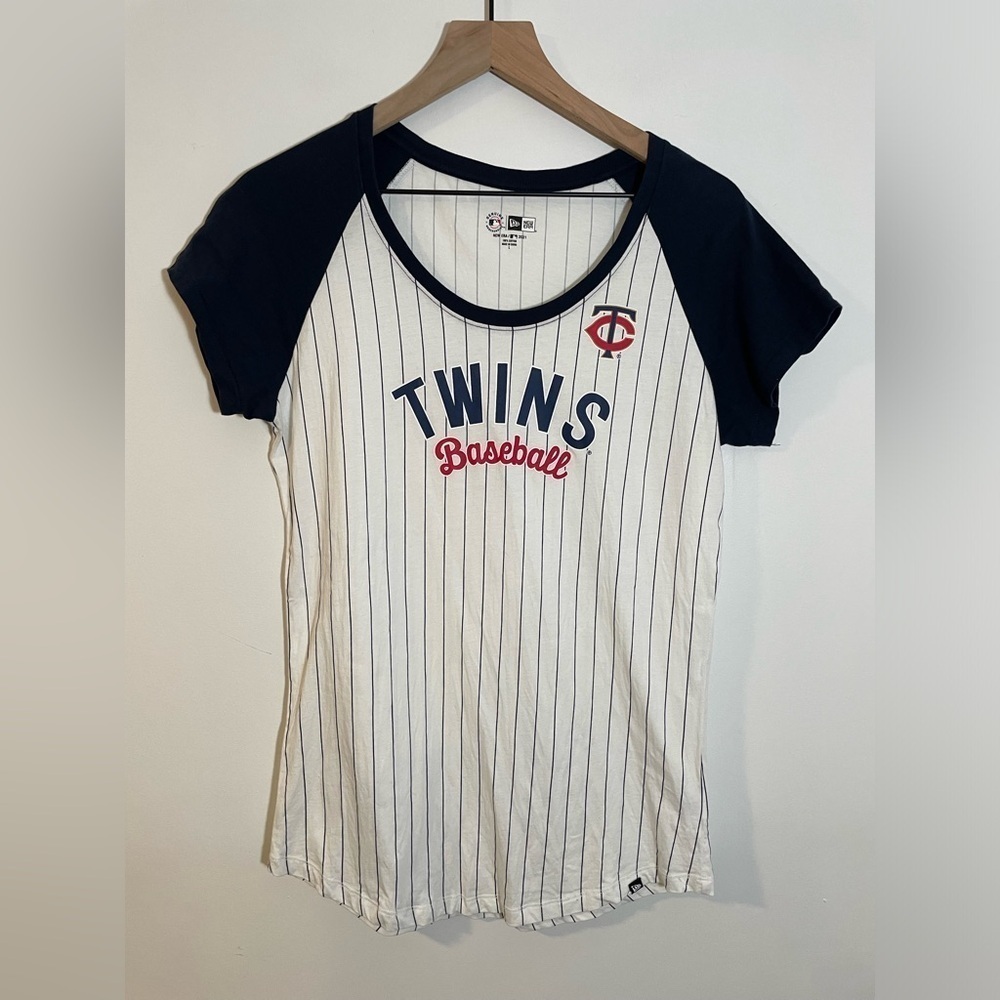 MN Twins New Era Baseball Women’s White Iconic Pinstripe Short Sleeve Shirt Sz L